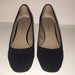 Donald Pliner Black Heels, Size 9
